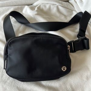Everywhere Belt Bag 1L